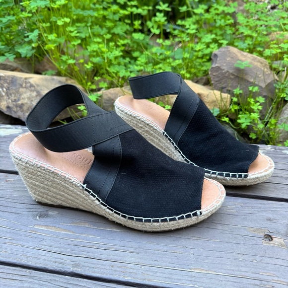 Kenneth Cole Shoes - Gentle Souls by Kenneth Cole
Women's Colleen Espadrille Wedge Sandals